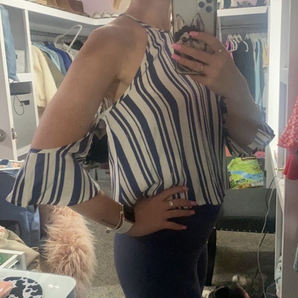 Striped flowy halter top blouse - Picture 2 of 4